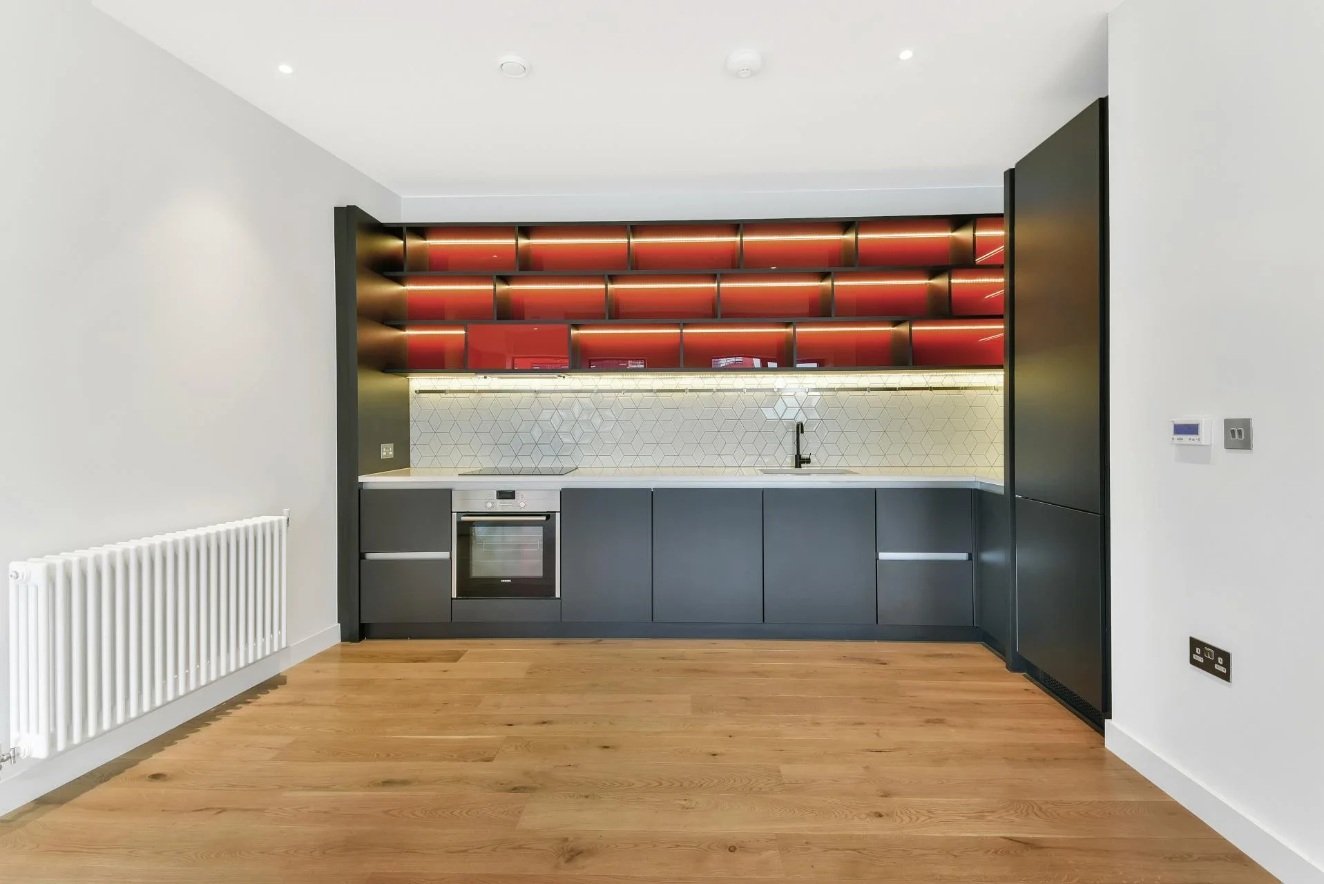 Flat Lyell Street in Greater London