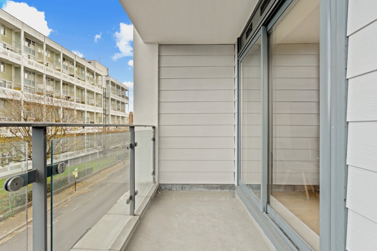 Flat Devonport Street in Greater London