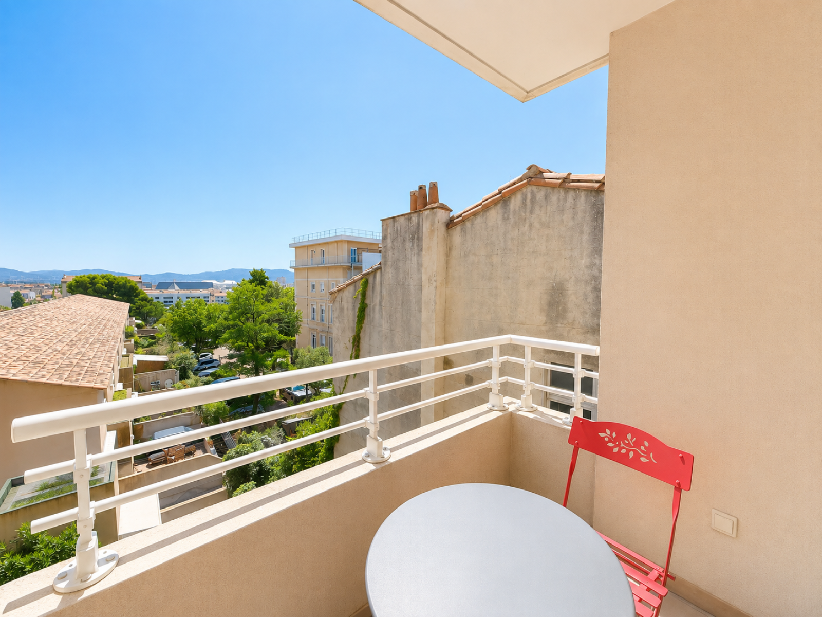 Flat Rue Chape in Marseille