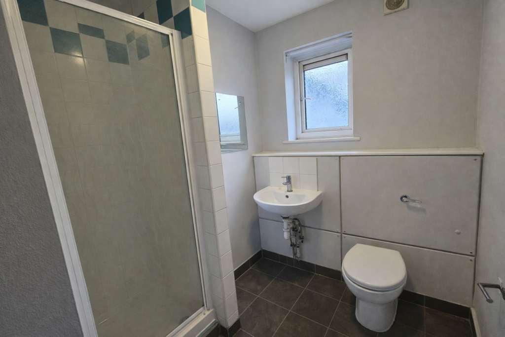 Flat Harlesden Road in Greater London