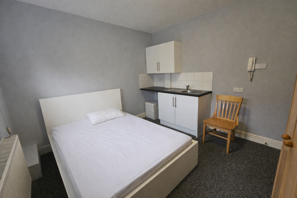 Flat Harlesden Road in Greater London