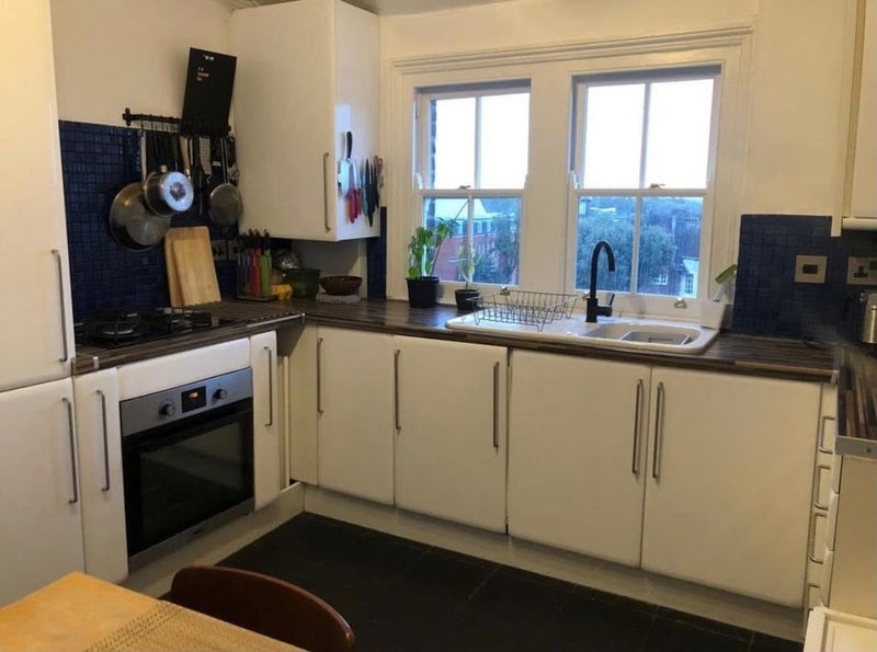 Room Laura Place in Greater London