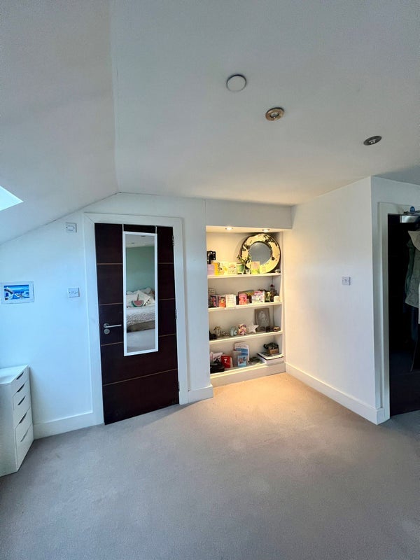 Room Woodlands Drive in Glasgow