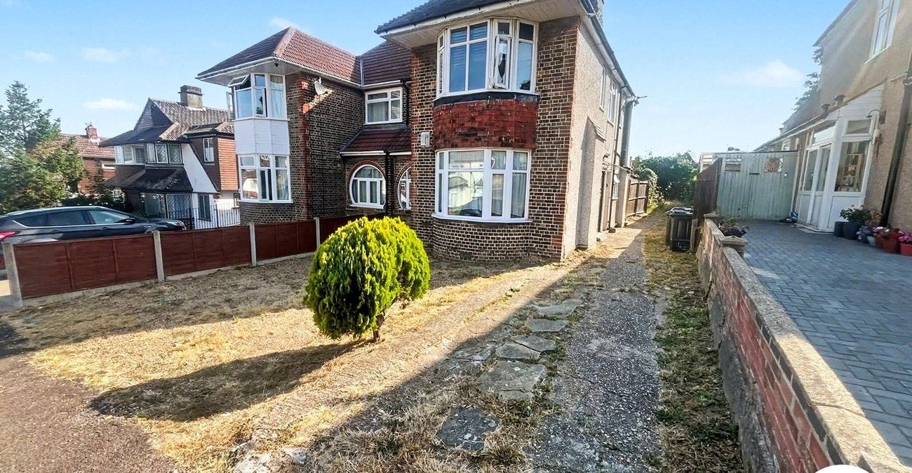 Flat Stanham Road in Dartford