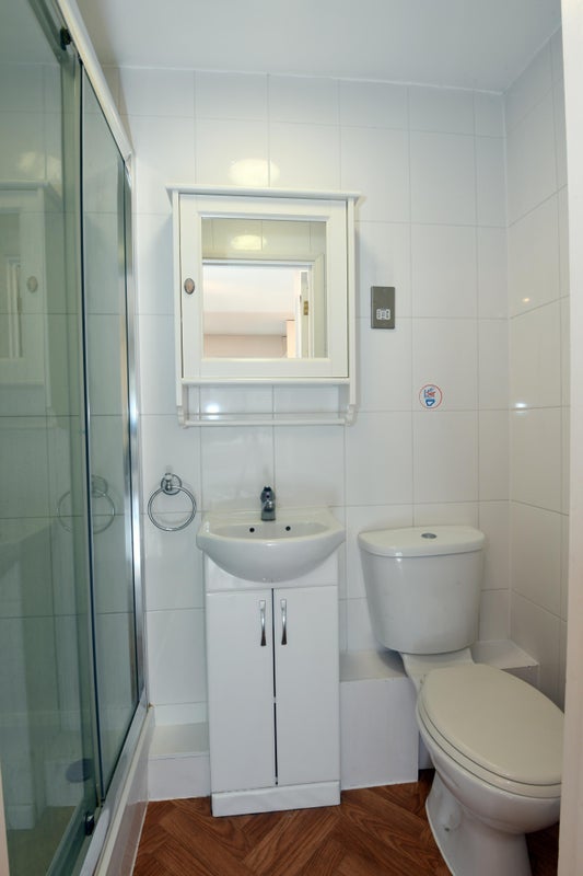 Flat Alwyne Square in Greater London