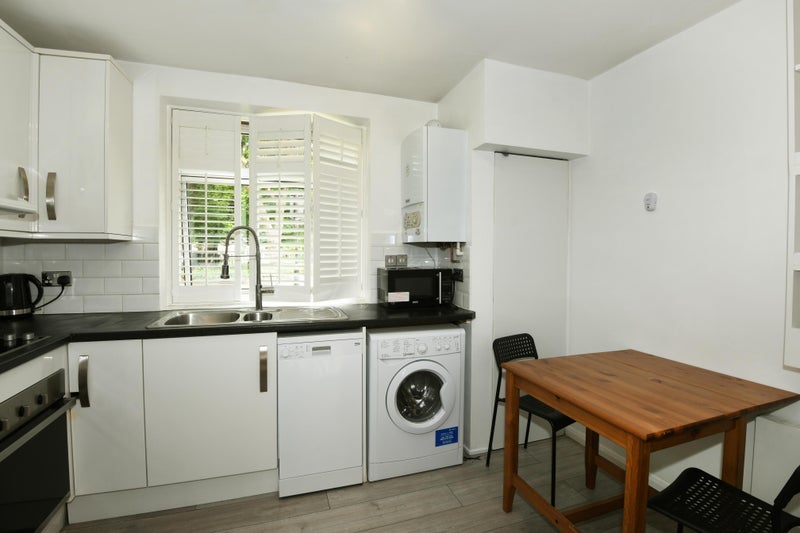 Flat Alwyne Square in Greater London