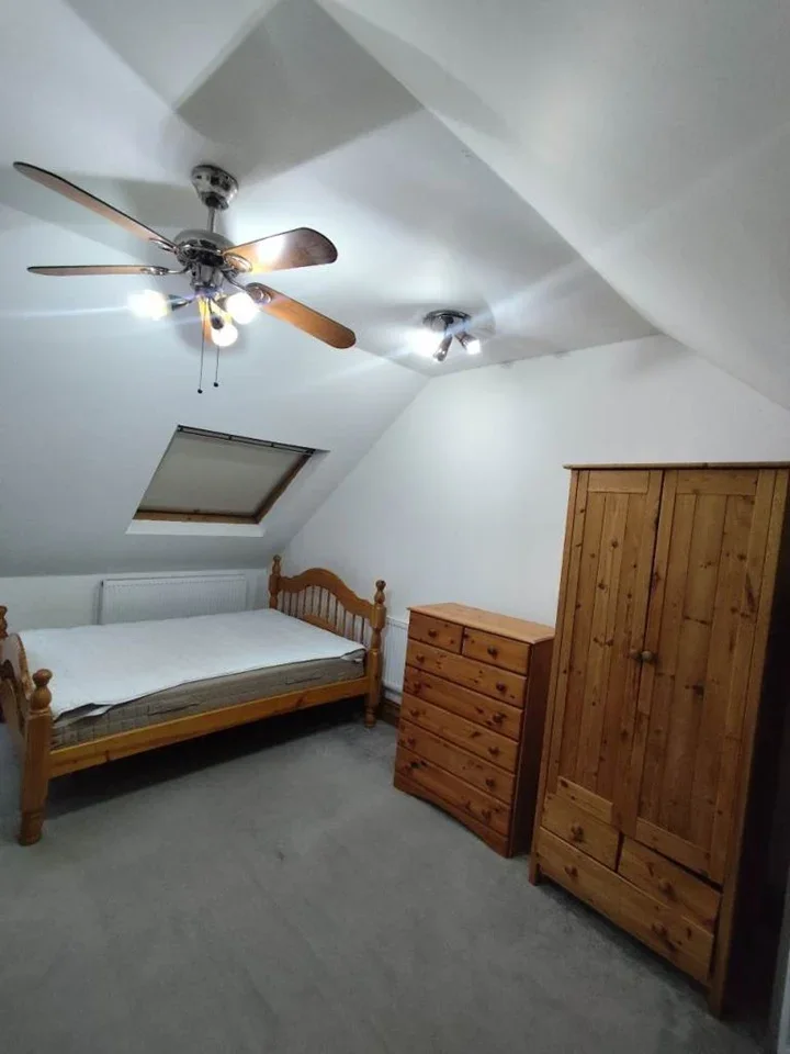 Room Limpsfield Avenue in Greater London