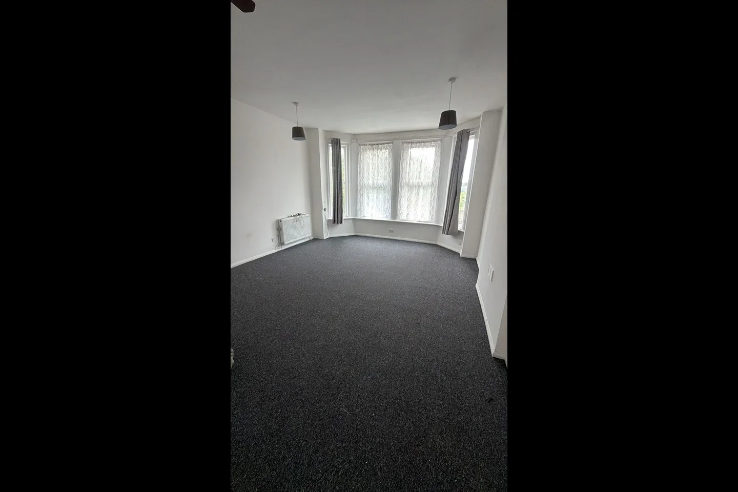 Flat De Cham Road in St Leonards