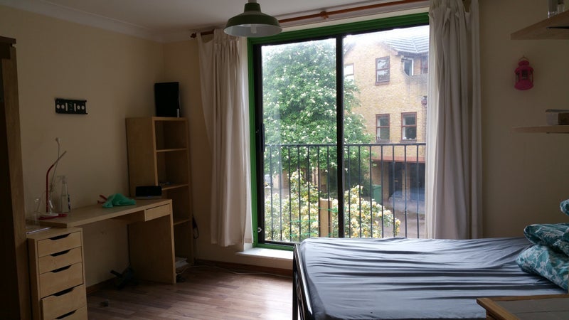 Room Clarence Road in Greater London