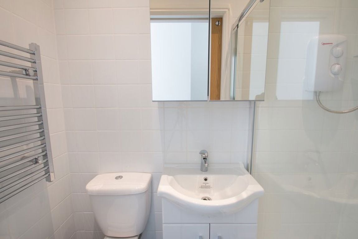 Room Salterns Way in Chichester