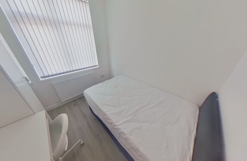Room St. George's Road in Coventry