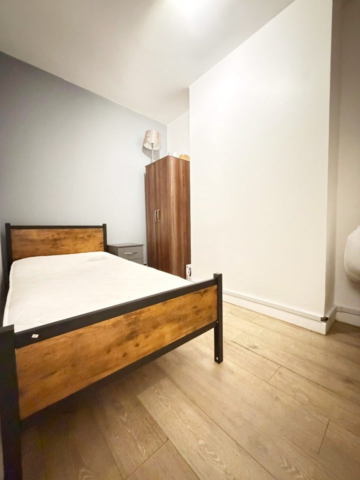 Room Leopold Road in Coventry