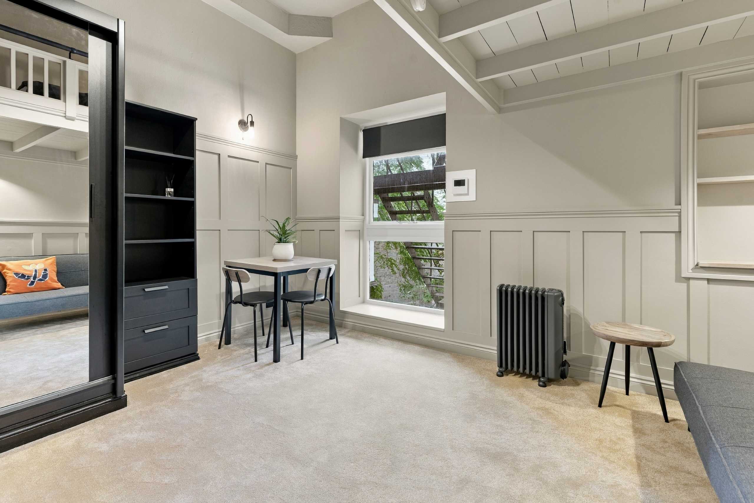 Flat Kensington Gardens Square in City of Westminster