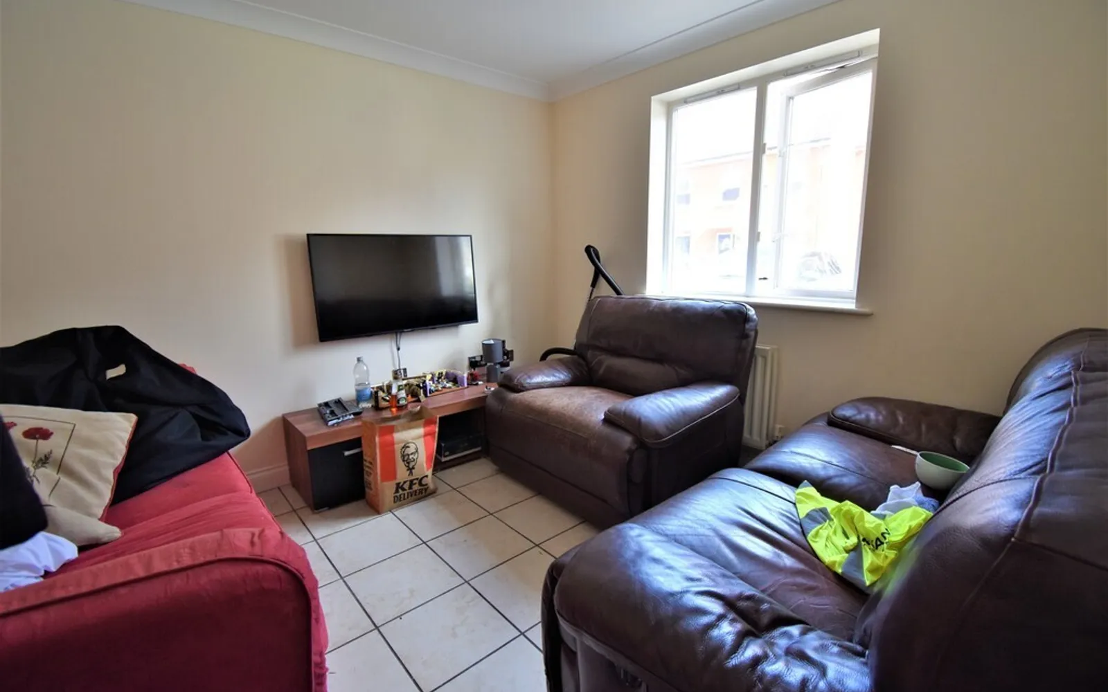 Room Cavell Drive in East Hertfordshire