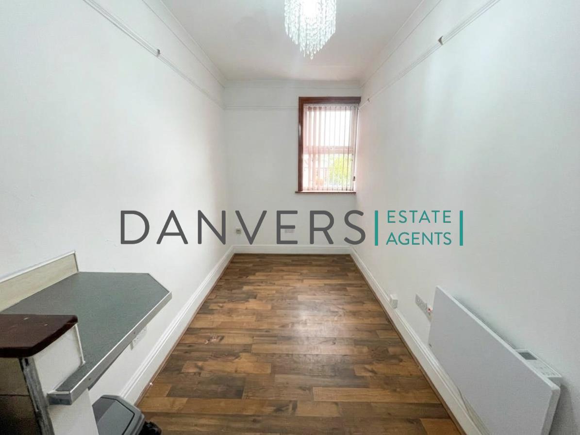 Room Evesham Road in Leicester