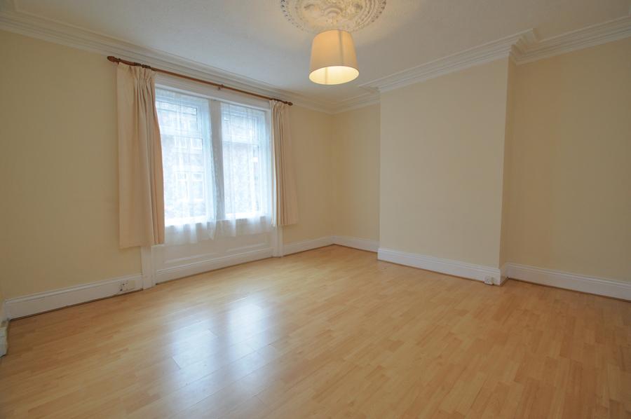 Flat Hainingwood Terrace in Gateshead