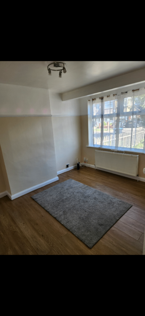 Flat Chailey Avenue in Greater London