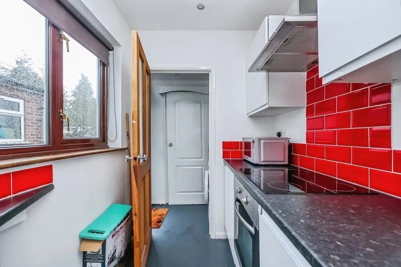Room Beeston Road in Nottingham