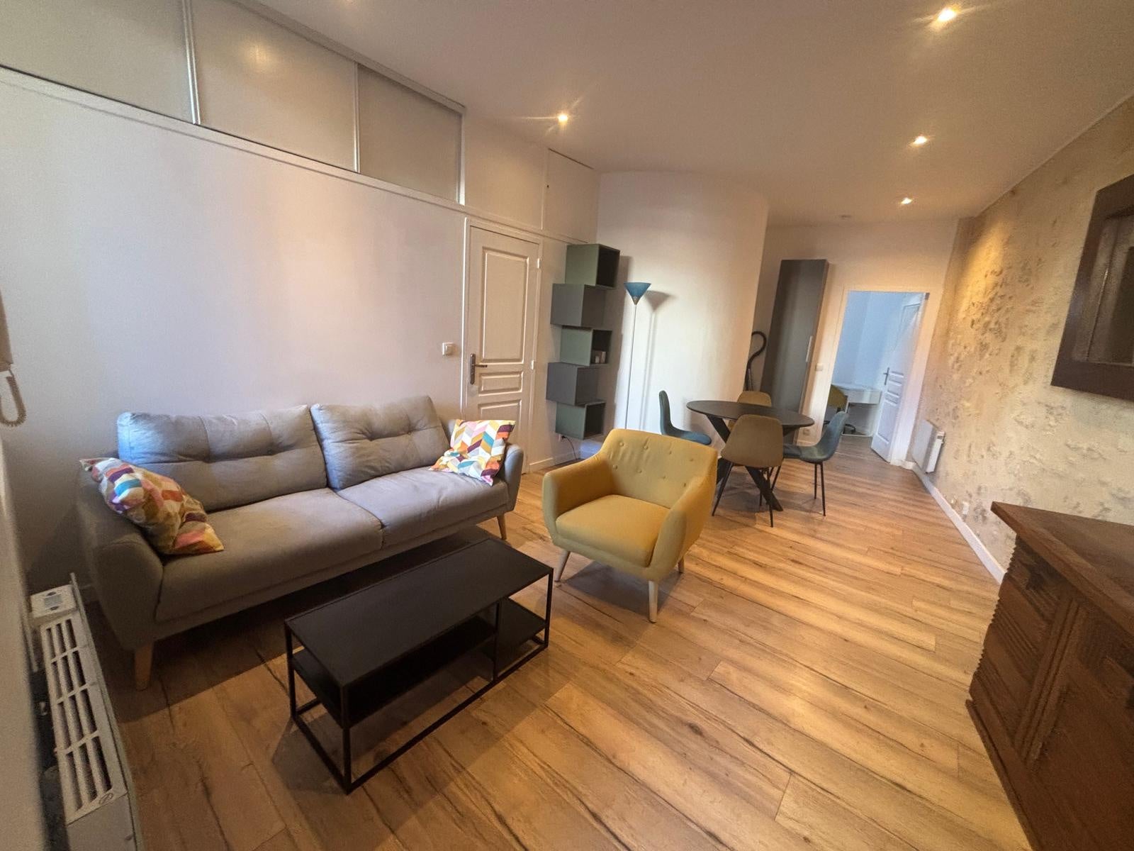 Flat Rue Belleville in Bordeaux