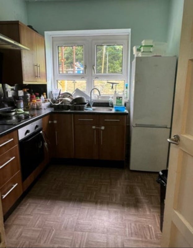 Room Barrmill Road in Glasgow