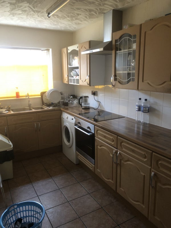 Flat Willinton Road in Bristol