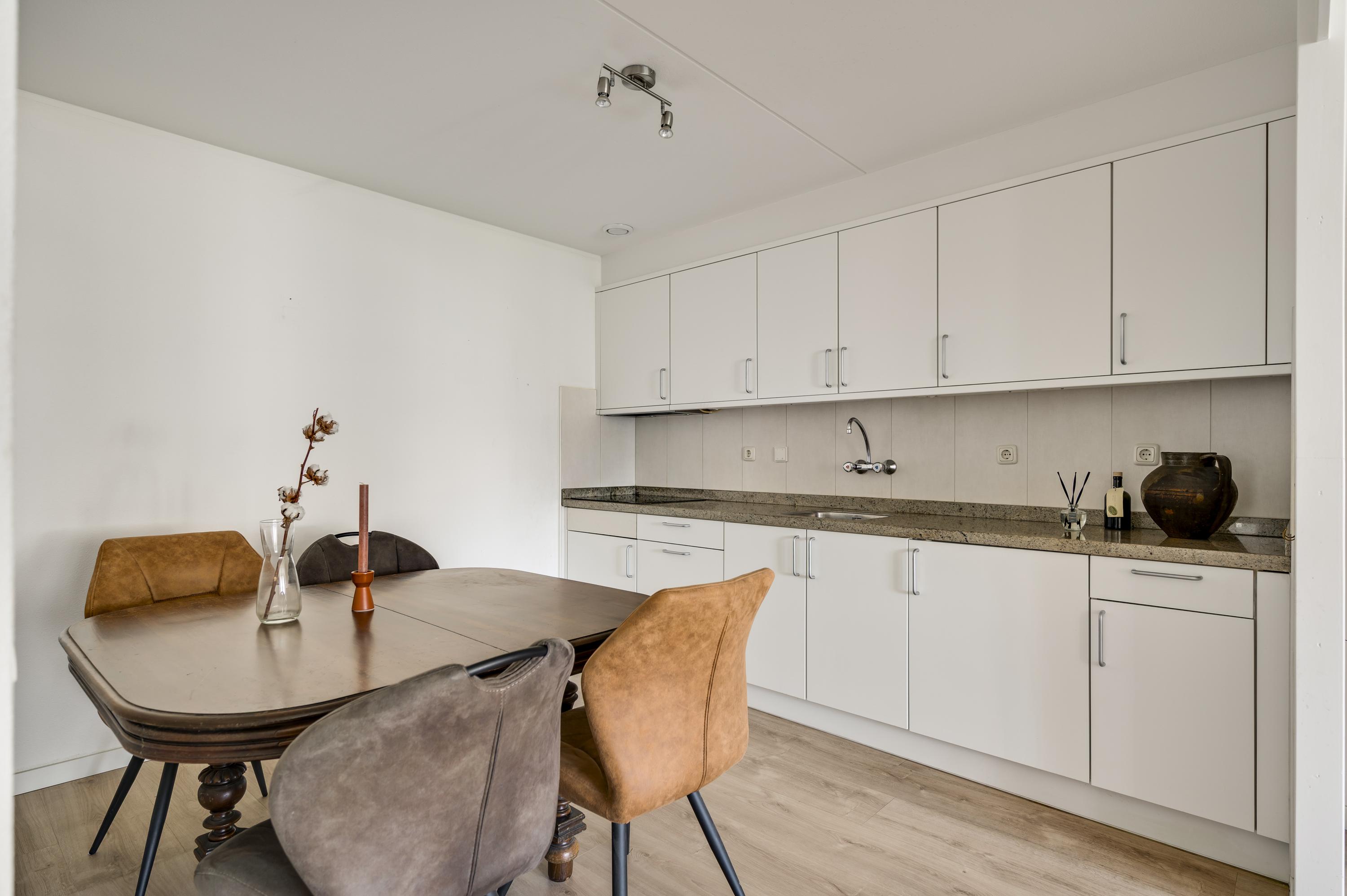 Appartement te koop: Eduard van Wegbergplein 14, Heythuysen