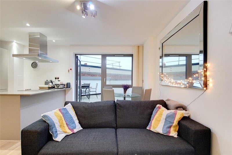 Room Stebondale Street in Greater London