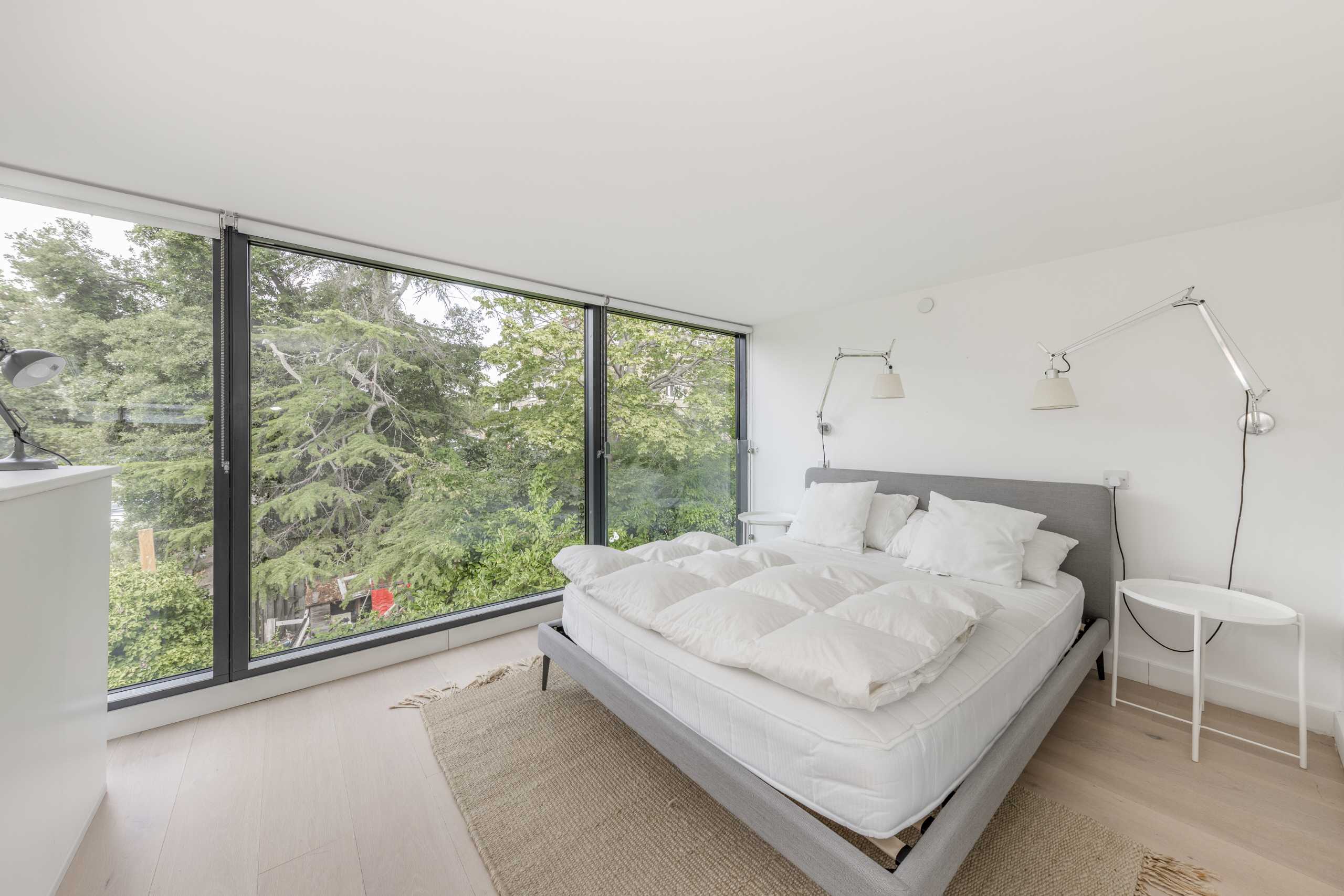 House Savona Close in Greater London