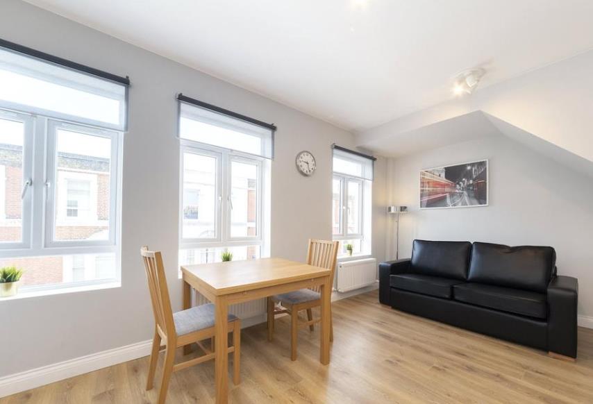 Flat Charlotte Street in Greater London