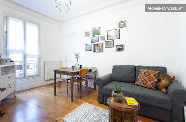 Flat Rue Camille Desmoulins in Paris