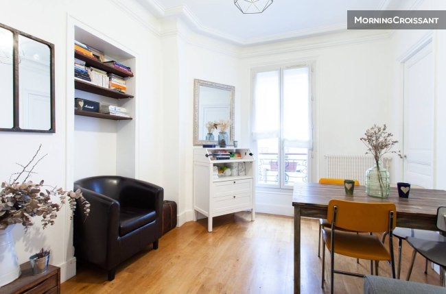 Flat Rue Camille Desmoulins in Paris