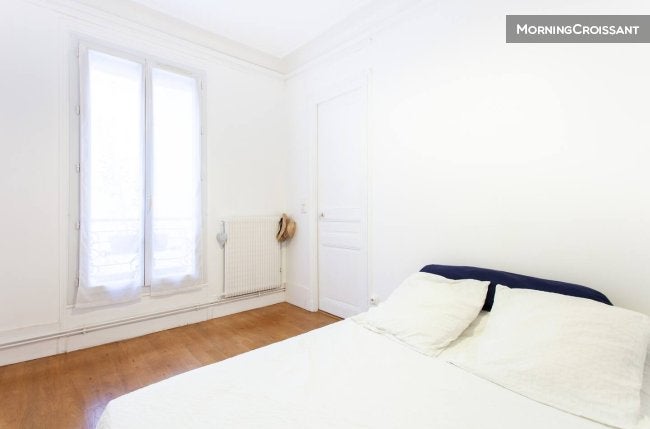 Flat Rue Camille Desmoulins in Paris