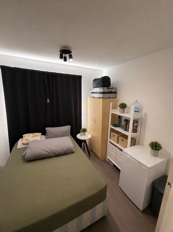 Room St Anns Road in Greater London
