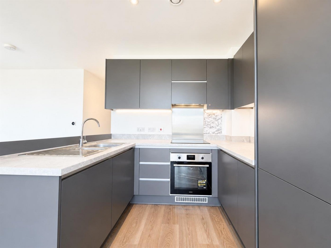 Flat New Road in Greater London