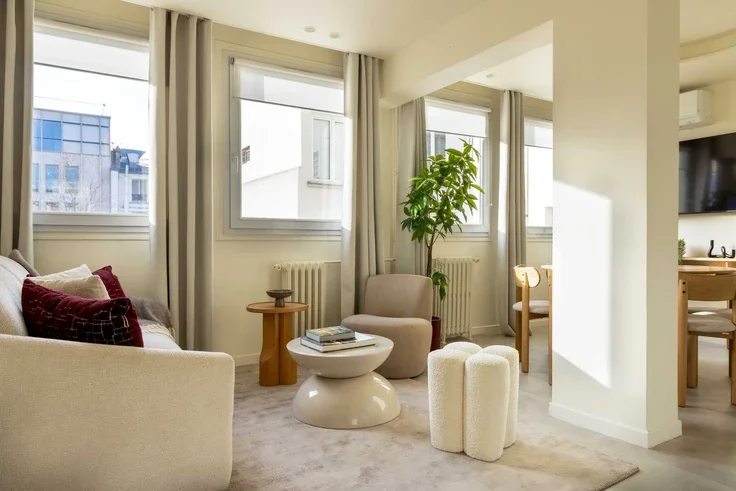 Flat Rue de Ponthieu in Paris