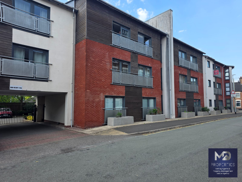 Flat Rowley Street in Stafford