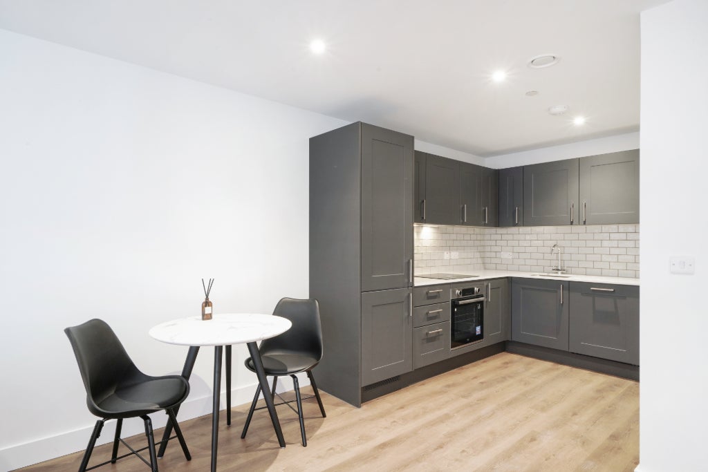 Flat Queen Street in Maidenhead