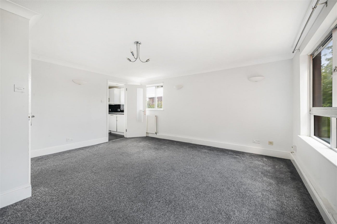 Flat Cheam Road in Greater London