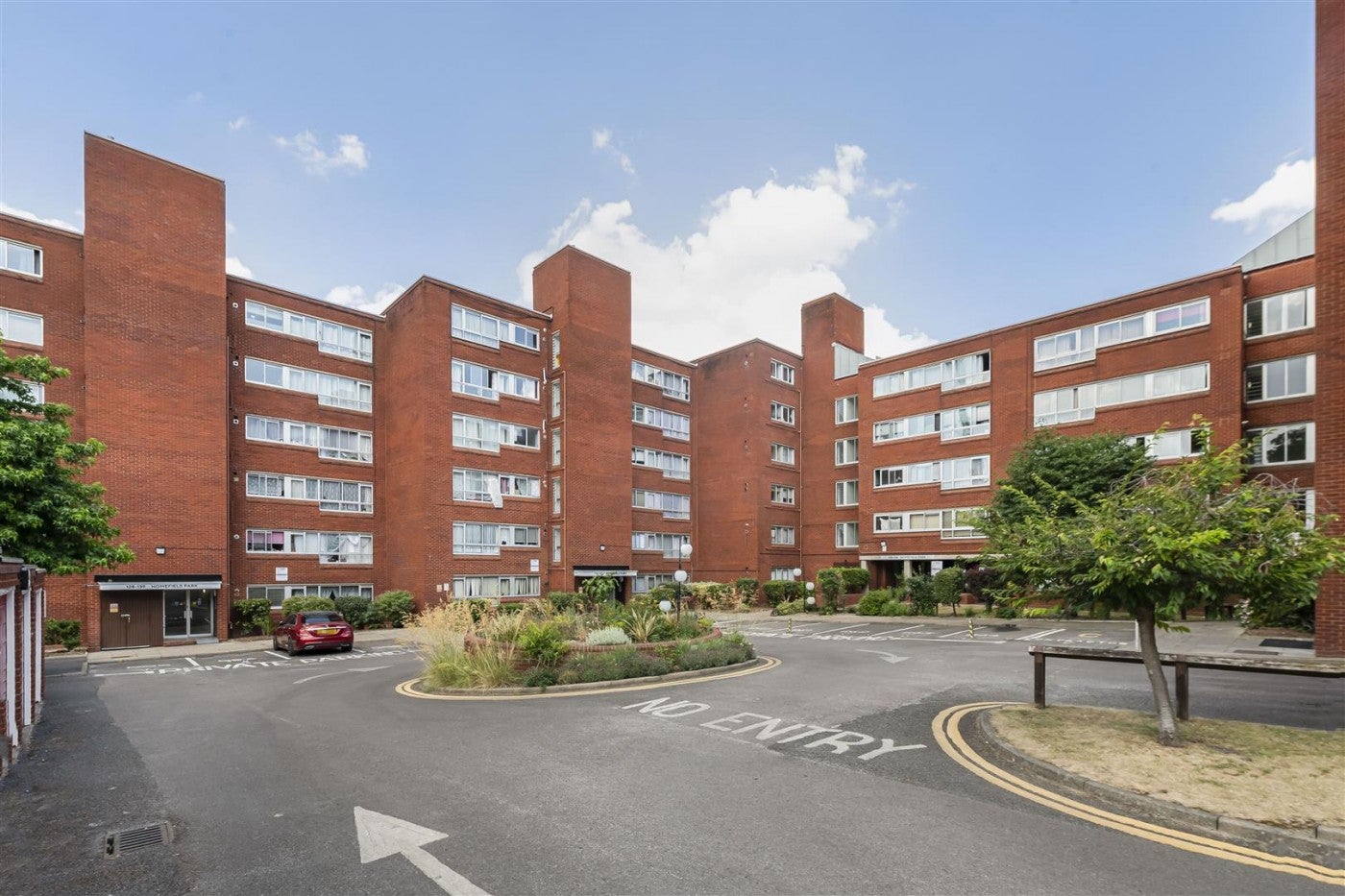 Flat Cheam Road in Greater London