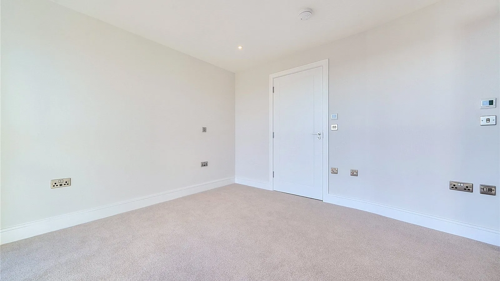 Flat Cockfosters Road in Greater London