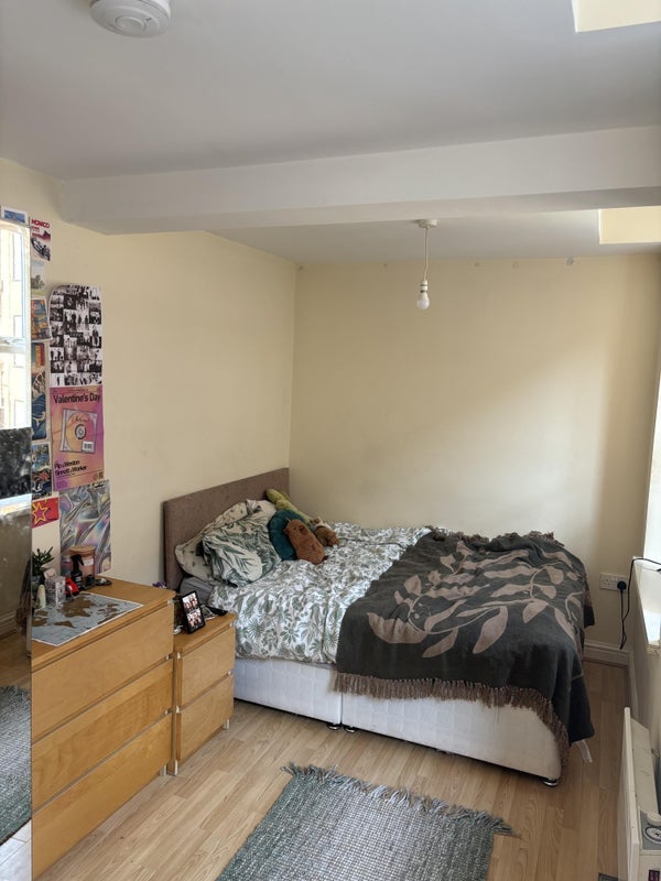 Room Stoddart Street in Newcastle upon Tyne
