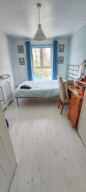 Room Darroch Way in Cumbernauld