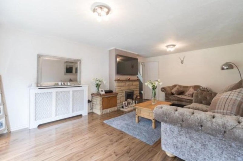 Room Darroch Way in Cumbernauld