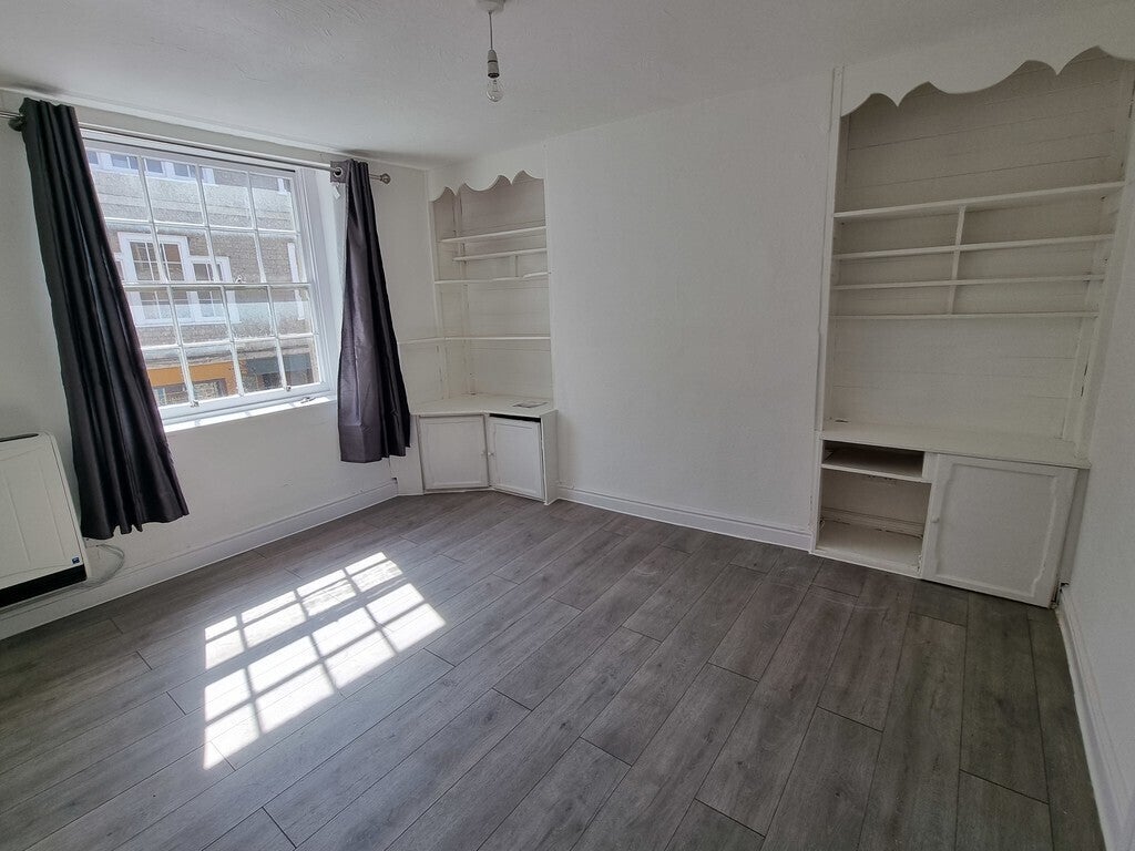 Flat Carsons Yard in Warminster