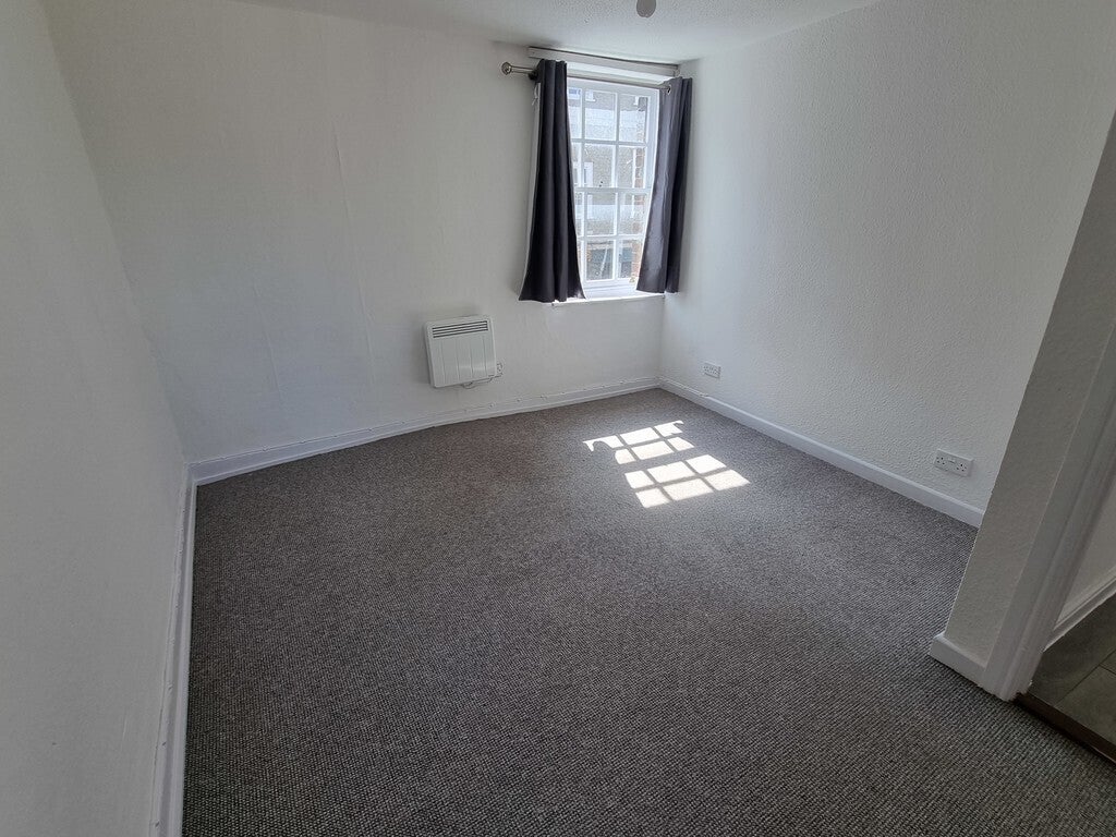 Flat Carsons Yard in Warminster