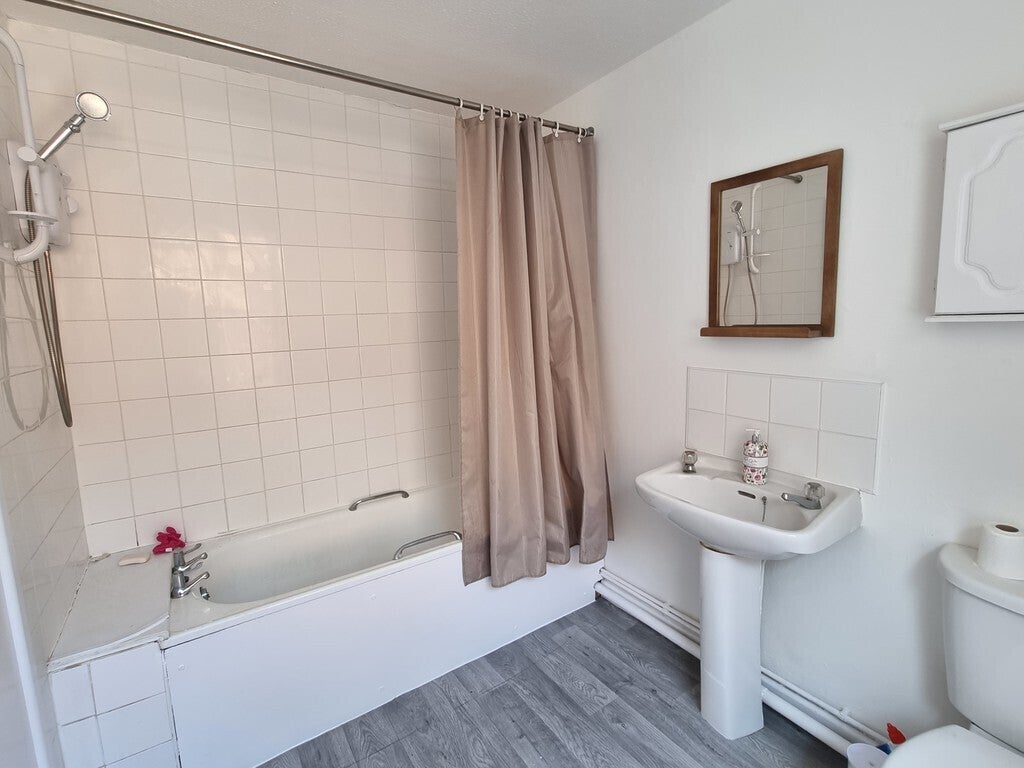 Flat Carsons Yard in Warminster