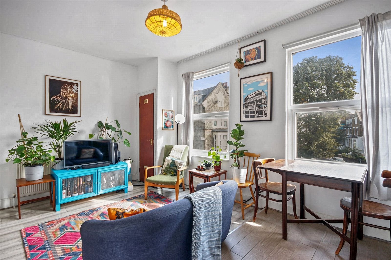 Flat St Mark's Rise in Greater London