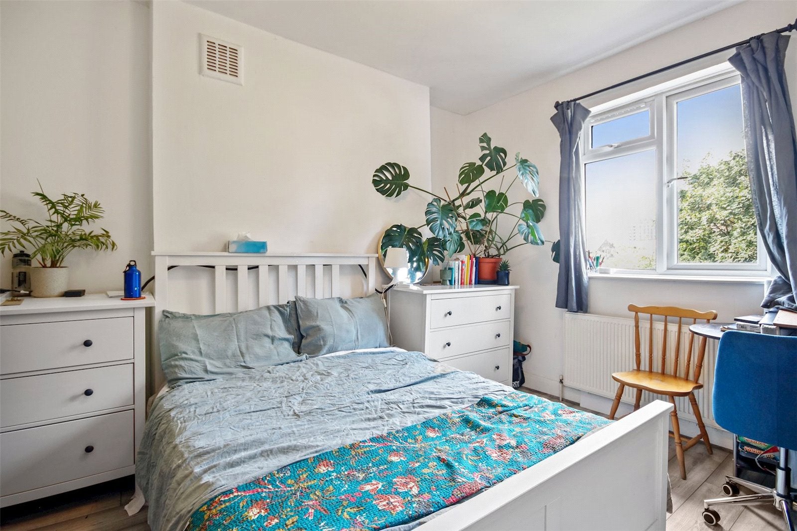 Flat St Mark's Rise in Greater London