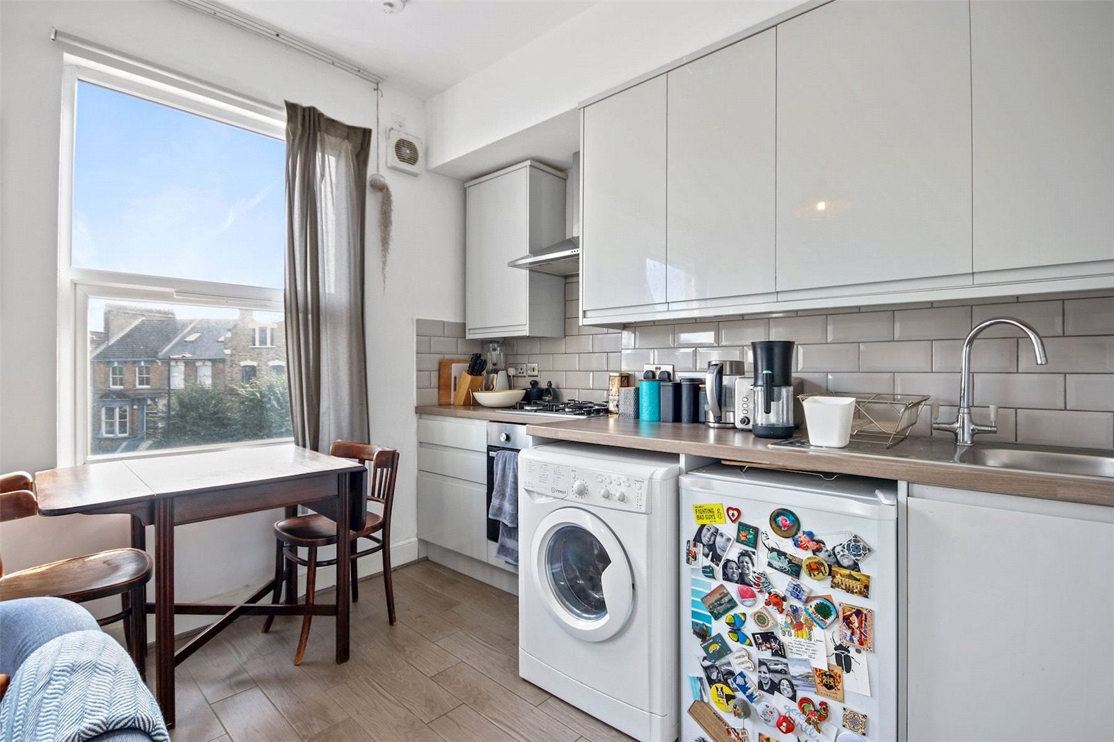 Flat St Mark's Rise in Greater London