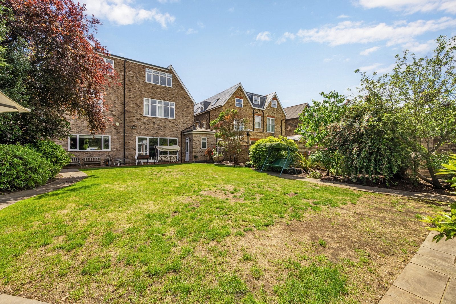 House Hamilton Road in Greater London